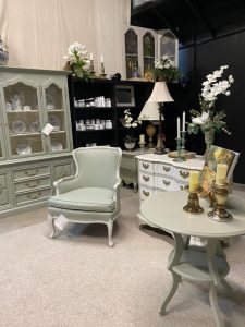 Furniture Paint Class Using Fusion Mineral Paint